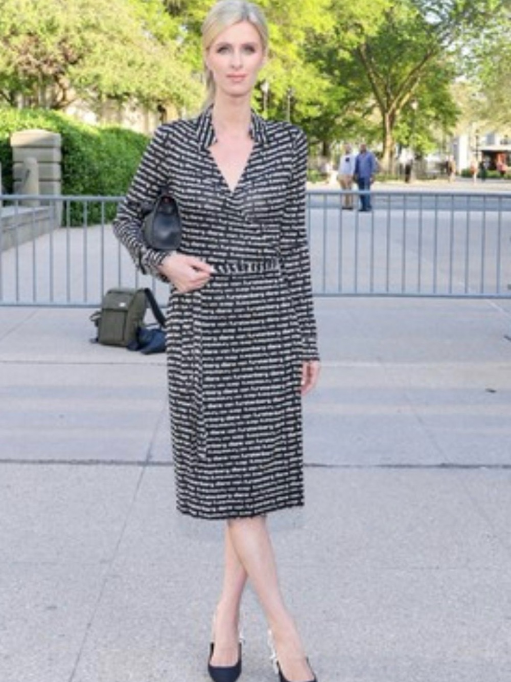 Diane Von Furstenberg Black and White Wrap Dress - Picture 11 of 11